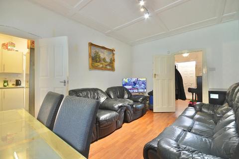 3 bedroom bungalow for sale, BEECHCROFT GARDENS, WEMBLEY, HA9 8EP