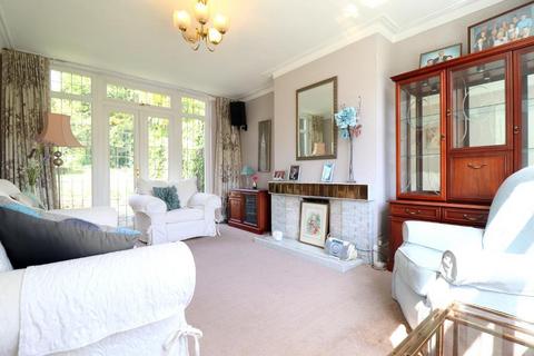 3 bedroom semi-detached house for sale, Cutenhoe Road, South Luton, Luton, Bedfordshire, LU1 3NG