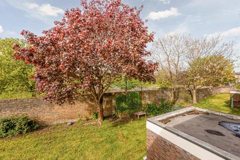 50 Brent Lea, Brentford, TW8 8JD