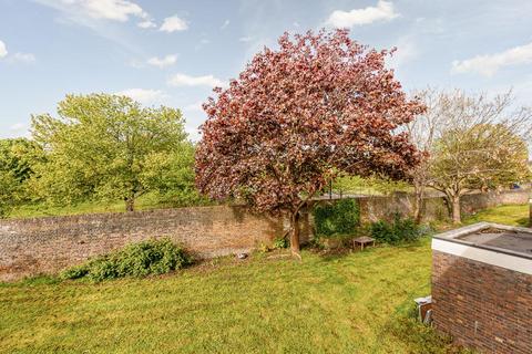 50 Brent Lea, Brentford, TW8 8JD
