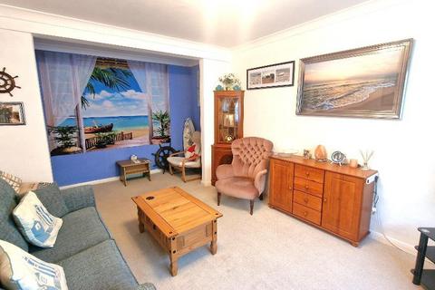 2 bedroom flat for sale, Lane End Road, Bembridge, Isle of Wight, PO35 5SU