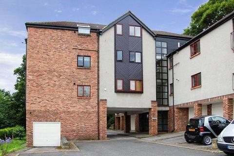 3 bedroom flat to rent, Ridgewood Close, Baildon, Shipley, West Yorkshire, BD17