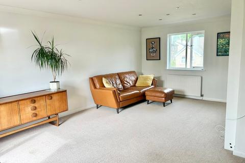 2 bedroom flat to rent, Kirklands Court, Ridgewood Close, Baildon, Shipley, BD17