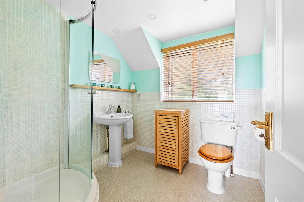 2 Bathrooms