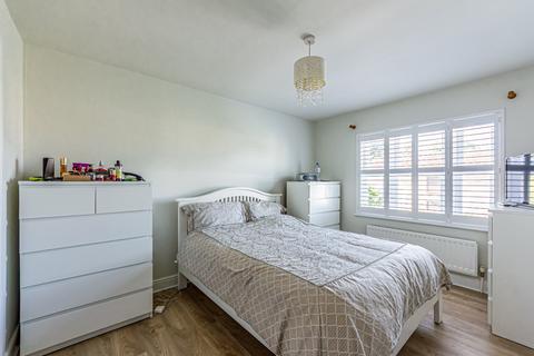 4 bedroom semi-detached house for sale, Turkey Oak Close, London, SE19