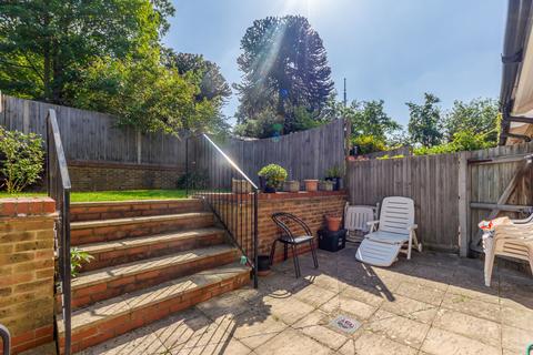 20 Turkey Oak Close, London, SE19 2NZ