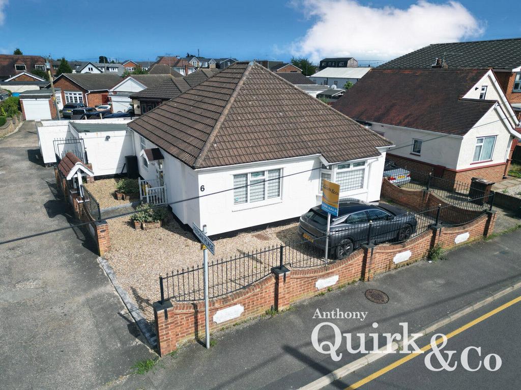 Chamberlain Avenue, Canvey Island, SS8 2 bed detached bungalow for sale