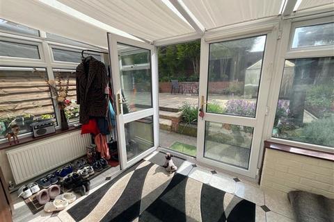 8 Basford Place, Sheffield, S9 5BG