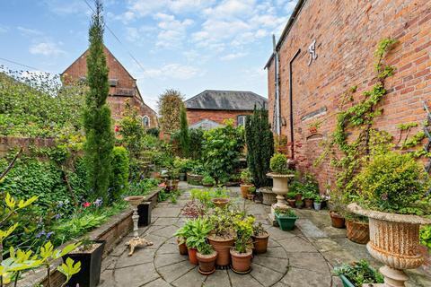 3 bedroom townhouse for sale, St. Johns Hill, Shrewsbury, Shropshire