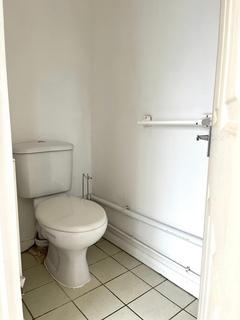 1 bedroom in a house share to rent, Friends Road  - DBL