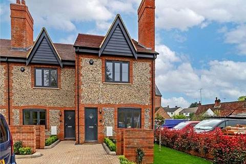 4 bedroom end of terrace house to rent, Carter Row, Chapel Croft, Chipperfield, Herts, WD4