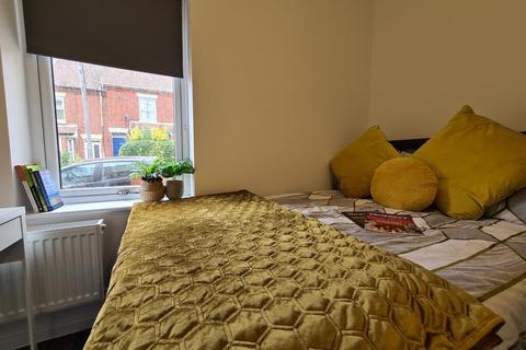 1 bedroom in a house share to rent, Lincoln Street  - DB