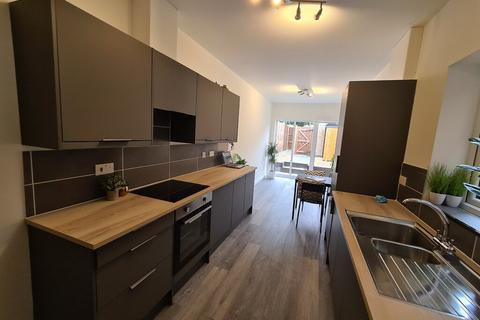1 bedroom in a house share to rent, Lincoln Street - UB