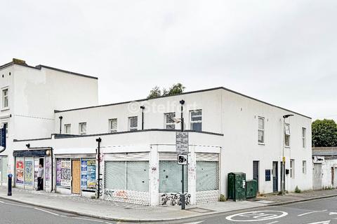 Shop to rent, Leytonstone Road, London, E15