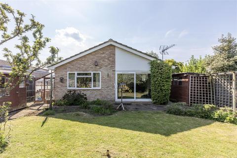 2 Elm Tree Close, Byfleet, West Byfleet, KT14 7NN