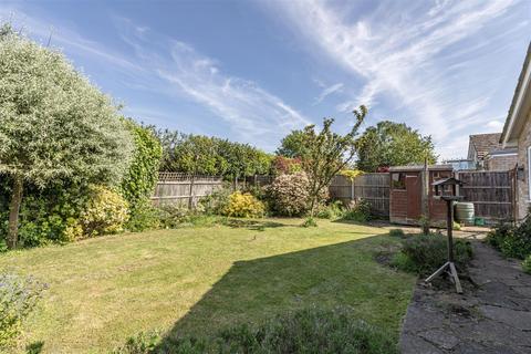 2 Elm Tree Close, Byfleet, West Byfleet, KT14 7NN