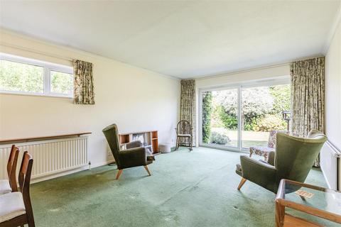 2 Elm Tree Close, Byfleet, West Byfleet, KT14 7NN