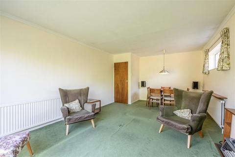 2 Elm Tree Close, Byfleet, West Byfleet, KT14 7NN