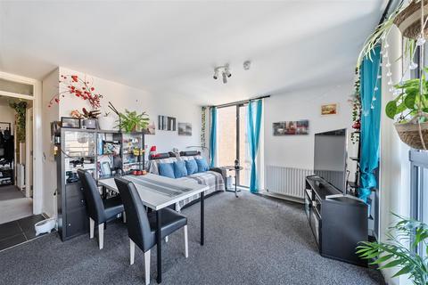 1 bedroom apartment for sale, Fondant Court, Taylor Place, London