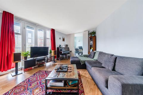 2 bedroom property for sale, Fairfield Road, London