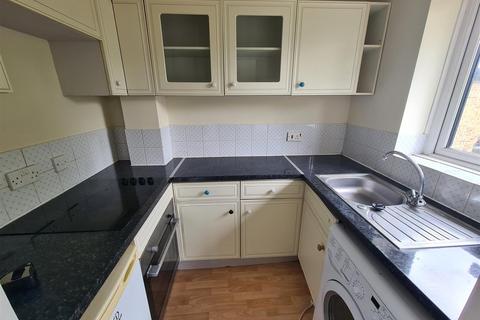 1 bedroom terraced house to rent, Northcote Road, Ash Vale