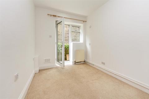 3 bedroom flat for sale, Savernake Road, Hampstead NW3