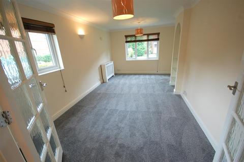 2 bedroom maisonette for sale, Tudor Close, Hatfield