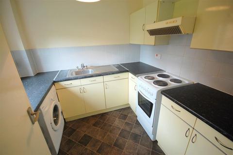 2 bedroom maisonette for sale, Tudor Close, Hatfield