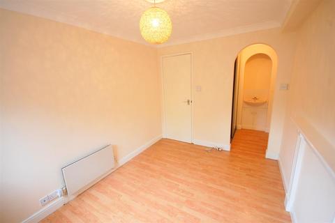 2 bedroom maisonette for sale, Tudor Close, Hatfield