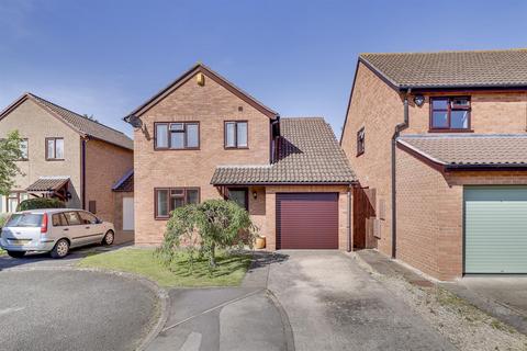 20 Fircroft Close, Hucclecote, Gloucester, GL3 3DW