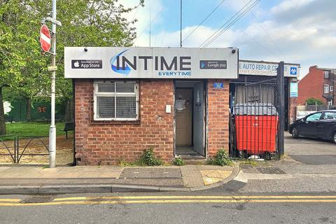 Property to rent, Chapel Street, Levenshulme, Manchester, M19