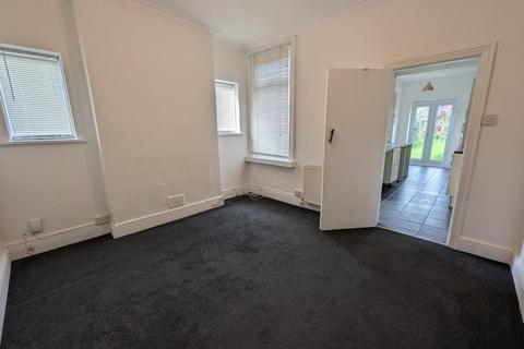 3 bedroom end of terrace house to rent, Church Lane, Coventry CV2