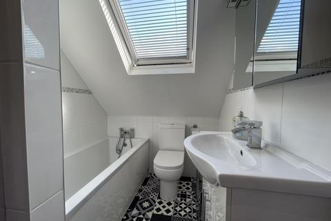 4 bedroom house for sale, Waalwyk Drive, Canvey Island SS8