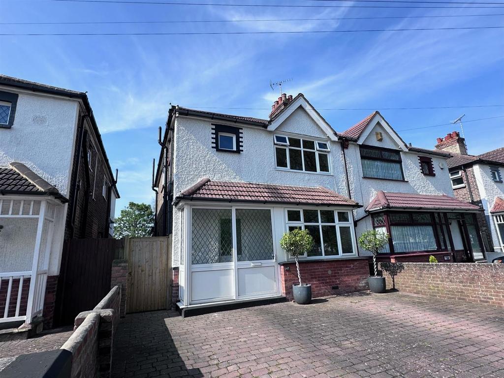 Woodgate Road, Eastbourne BN22 3 bed semidetached house for sale £