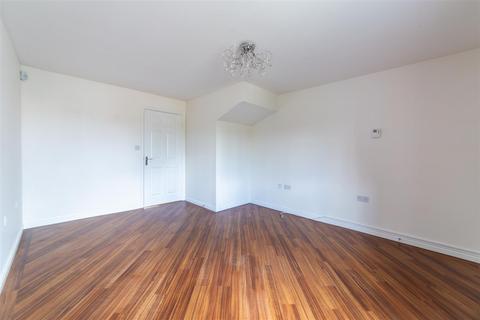 3 bedroom end of terrace house to rent, Elmwood Park Court, Newcastle Upon Tyne