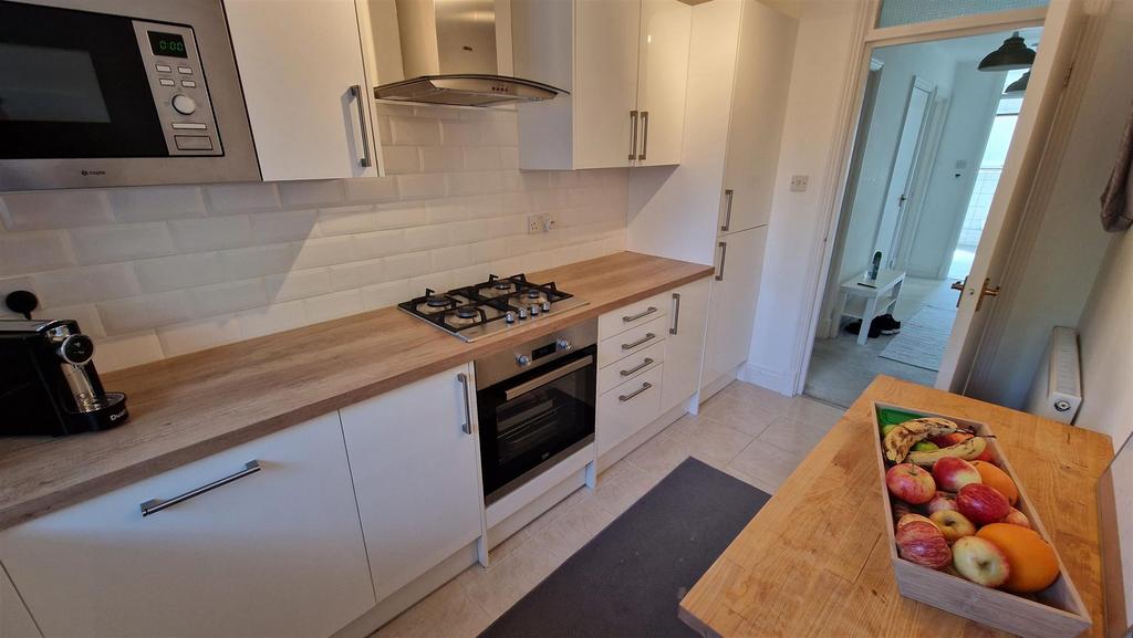 Kitchen 4.jpg