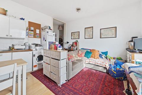 1 bedroom apartment for sale, Cazenove Road, London, N16