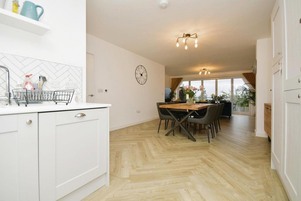 Dining kitchen