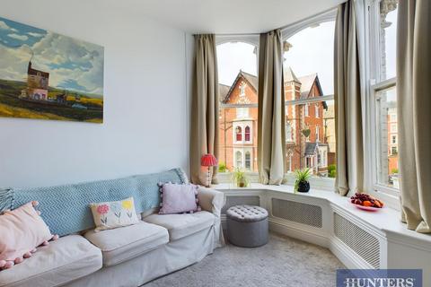 2 bedroom apartment for sale, Esplanade Gardens, Scarborough