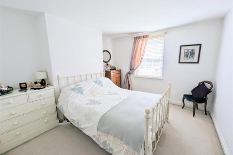 127 Balderton Gate, Newark, NG24 1RY