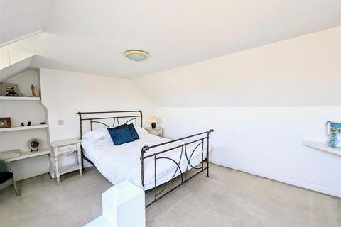 127 Balderton Gate, Newark, NG24 1RY