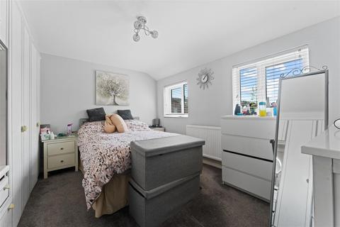 45 Pond Meadow, Guildford, GU2 8LE