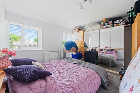45 Pond Meadow, Guildford, GU2 8LE