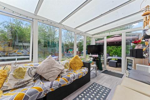 45 Pond Meadow, Guildford, GU2 8LE