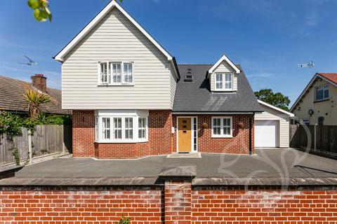 4 bedroom detached house for sale, Fairhaven Avenue, Colchester CO5