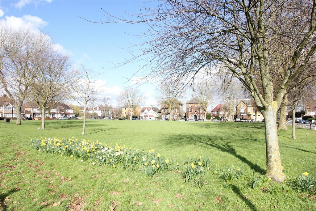 Woodside Green2.jpg