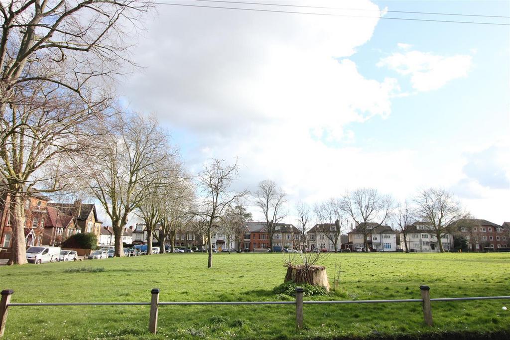 Woodside Green3.jpg