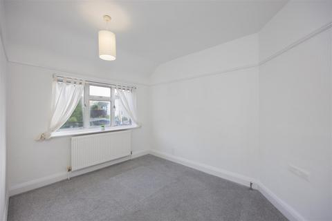 6 Dickensons Lane, London, SE25 5HJ
