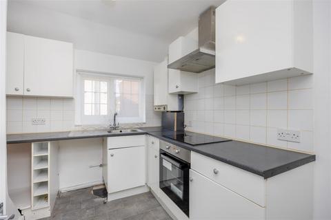 6 Dickensons Lane, London, SE25 5HJ