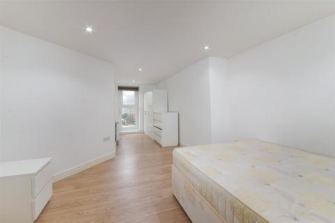 2 bedroom flat to rent, Caledonian Road, Barnsbury